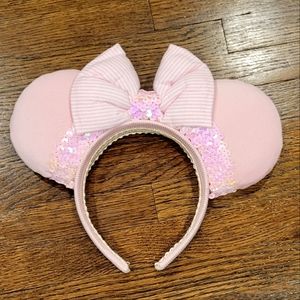 Custom-made, Disney Pink Minnie Ears with Sequins New, never worn.
